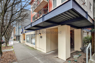 515 1st Ave W in Seattle, WA - Building Photo - Building Photo