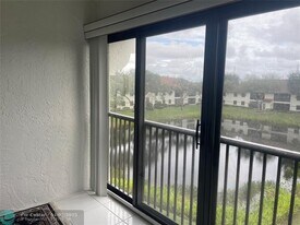 5153 Floria Dr in Boynton Beach, FL - Building Photo