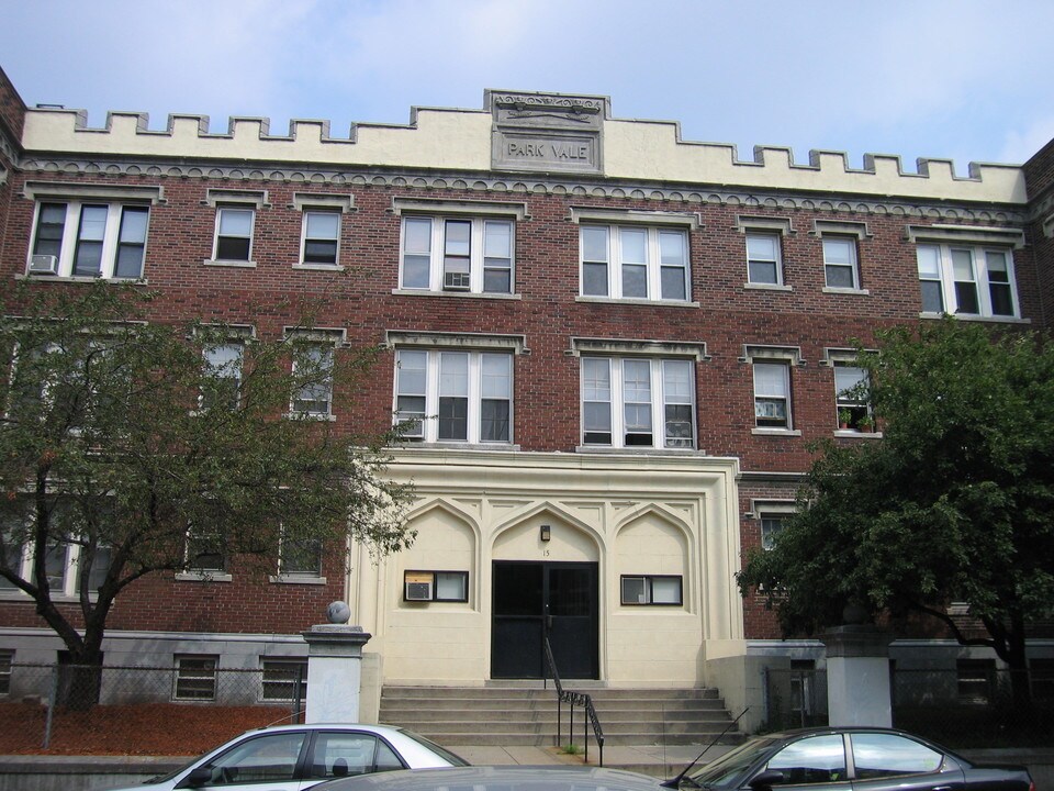 15 Glenville Avenue in Allston, MA - Foto de edificio