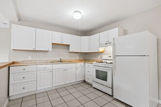 555 N Kent St-Unit -201 in St. Paul, MN - Building Photo - Building Photo