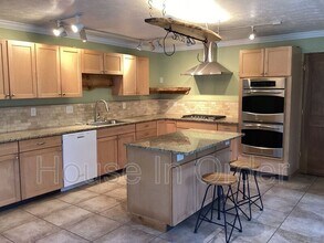 6 Star Berry Ln in Fairview, NC - Building Photo - Building Photo
