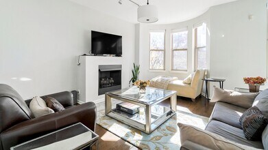 720 W Evergreen Ave in Chicago, IL - Building Photo - Building Photo