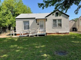 313 E Jacobs Dr in Midwest City, OK - Building Photo