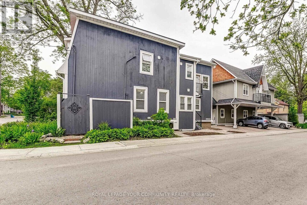 23 Washington St in Markham, ON - Building Photo