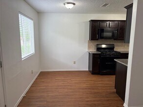 604 Great Britain Blvd in Austin, TX - Building Photo - Building Photo