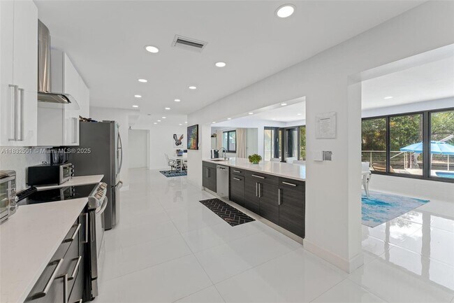 1433 NW 8th St in Dania Beach, FL - Building Photo - Building Photo