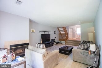 15-B Andover Cir in Princeton, NJ - Building Photo - Building Photo