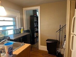 98 Elm St in Montclair, NJ - Building Photo - Building Photo