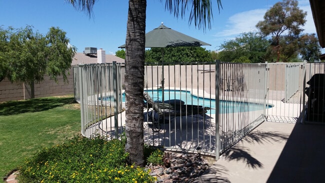 2614 E Sahuaro Dr in Phoenix, AZ - Building Photo - Building Photo