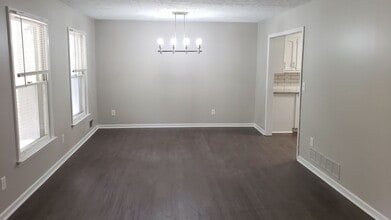 4270 E Hamill Dr in Buford, GA - Foto de edificio - Building Photo