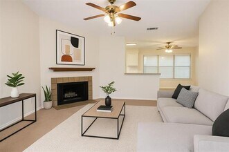 101 Stony Creek Dr in Euless, TX - Building Photo - Building Photo