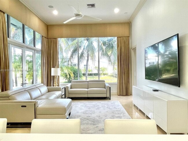 690 Baldwin Palm Ave in Plantation, FL - Building Photo - Building Photo