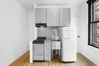214 Mulberry St in New York, NY - Foto de edificio - Building Photo