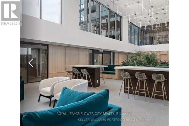 3079 Trafalgar Rd in Oakville, ON - Building Photo - Building Photo