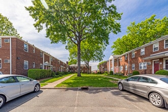 155-185 Gold St in North Arlington, NJ - Foto de edificio - Building Photo