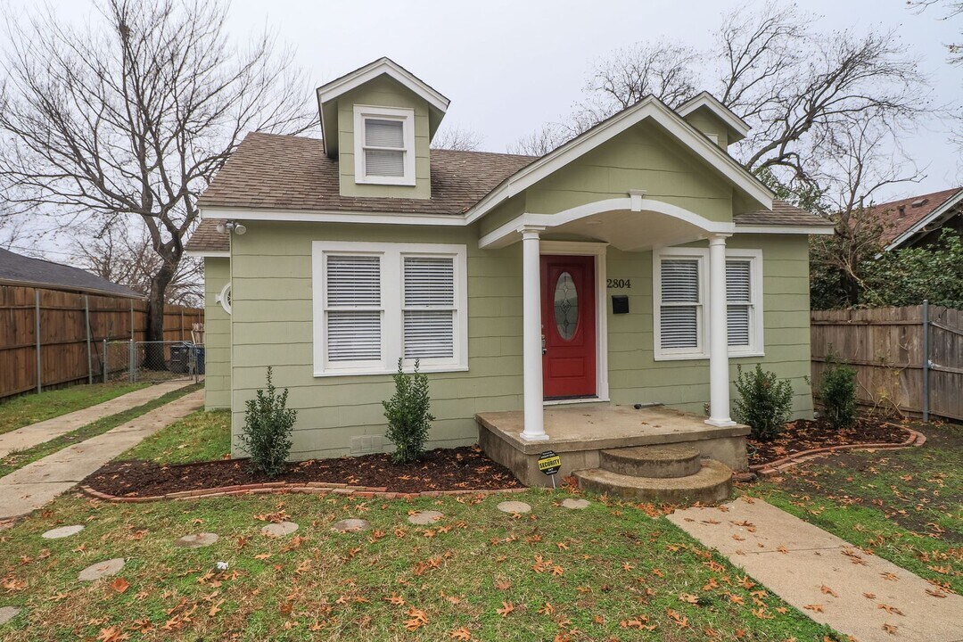 2804 Ryan Ave in Fort Worth, TX - Building Photo