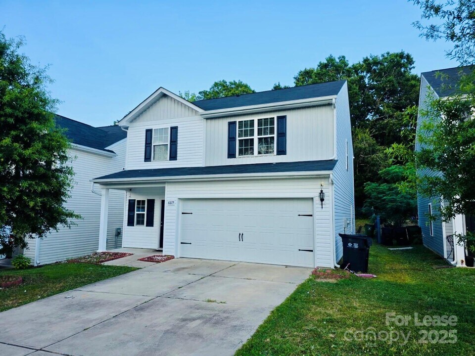6619 Ware Rd in Charlotte, NC - Building Photo