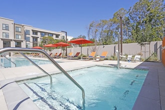 mResidences Mountain View in Mountain View, CA - Building Photo - Building Photo