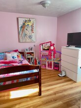 72 Gage St-Unit -2 in Worcester, MA - Foto de edificio - Building Photo