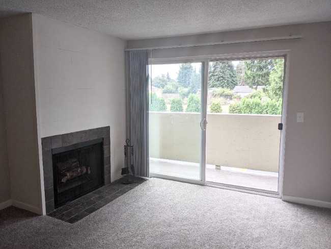1150 Sunset Blvd NE in Renton, WA - Building Photo - Building Photo