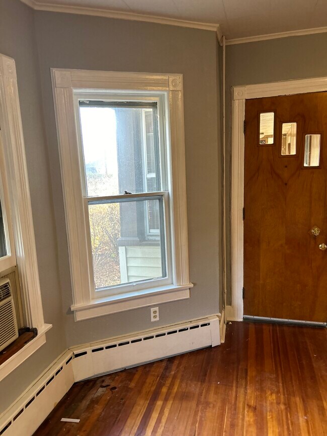 10 Holland St, Unit Apartment 2 in Binghamton, NY - Building Photo - Building Photo