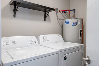 Maple Cove of Ann Arbor in Ann Arbor, MI - Building Photo - Interior Photo