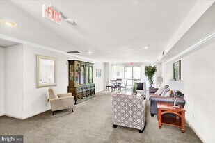 1801 Cambridge Ave in Wyomissing, PA - Building Photo