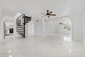 2211 SW 122nd Ct in Miami, FL - Building Photo - Building Photo