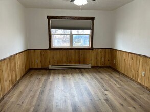 253 W Main St in Dunn Center, ND - Building Photo - Building Photo