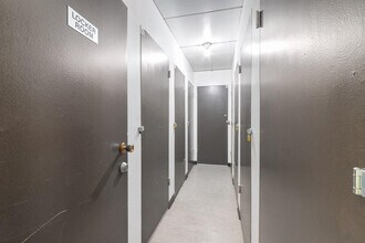 Hillsboro Place in Calgary, AB - Building Photo - Building Photo