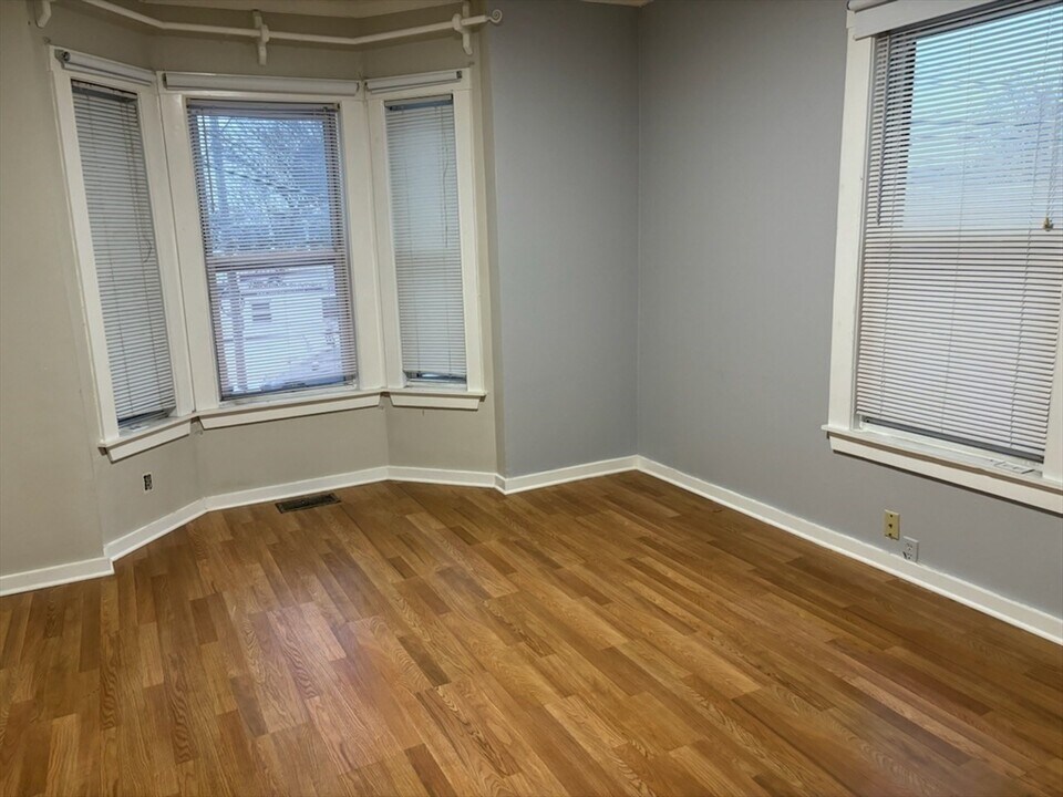 315 Boston Ave, Unit #1 in Medford, MA - Building Photo