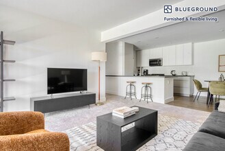 350 Sharon Park Dr in Menlo Park, CA - Building Photo - Building Photo