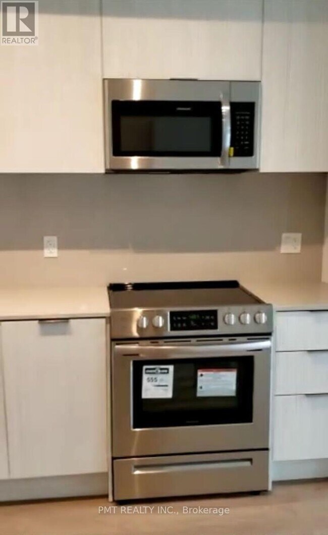 25 Richmond St E in Toronto, ON - Building Photo - Building Photo