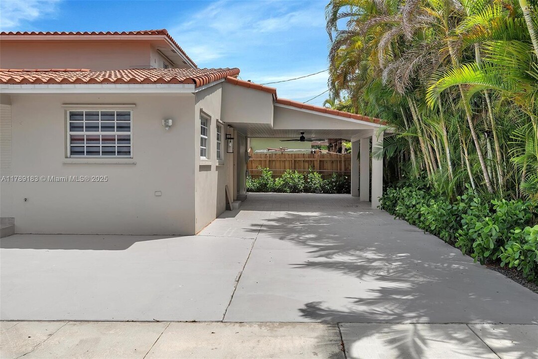 424 W 13th St in Hialeah, FL - Building Photo