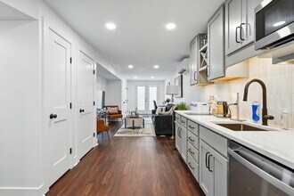 8125 Bayou Bend Blvd, Unit B in Laurel, MD - Building Photo - Building Photo