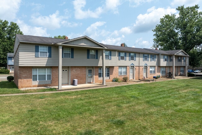 Four Seasons Apartments and Townhomes