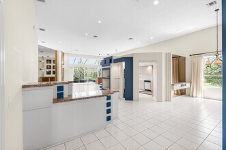 11942 Fountainside Cir in Boynton Beach, FL - Building Photo - Building Photo