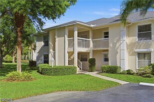 600 Squire Cir in Naples, FL - Building Photo