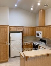 1115 Westerly Ct in Grants Pass, OR - Building Photo - Building Photo