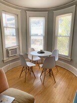 2105 E Kenwood Blvd in Milwaukee, WI - Building Photo