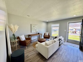 4018 W Brighton Ave in Peoria, IL - Foto de edificio - Building Photo