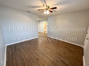 330 W College St-Unit -1 in Fairfield, TX - Building Photo - Building Photo