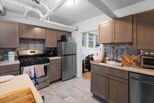 442 W Arlington Pl, Unit GDN in Chicago, IL - Building Photo
