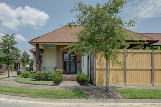 108 Beaulac Ln in Lafayette, LA - Building Photo - Building Photo