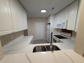 505 Sunny Side Way in Summerville, SC - Building Photo - Building Photo