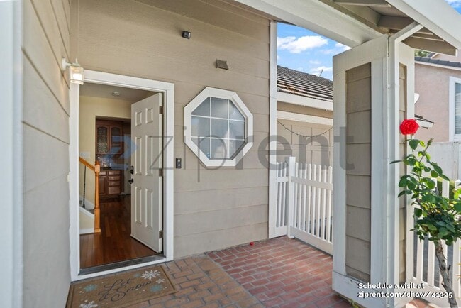 35685 Terrace Dr in Fremont, CA - Foto de edificio - Building Photo