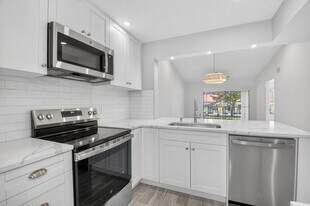 6649 Somerset Dr in Boca Raton, FL - Building Photo