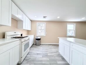 1572 Summit Ave in Hillside, NJ - Building Photo - Building Photo