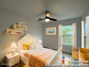 2239 Burnet St in San Antonio, TX - Building Photo - Building Photo