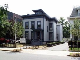 12 Trumbull St in New Haven, CT - Building Photo